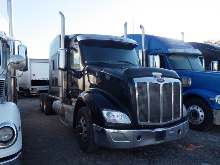 2015-peterbilt-579-image-3