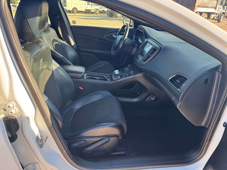 2015-chrysler-200s-4dr-awd-sedan---133,772-miles-image-14