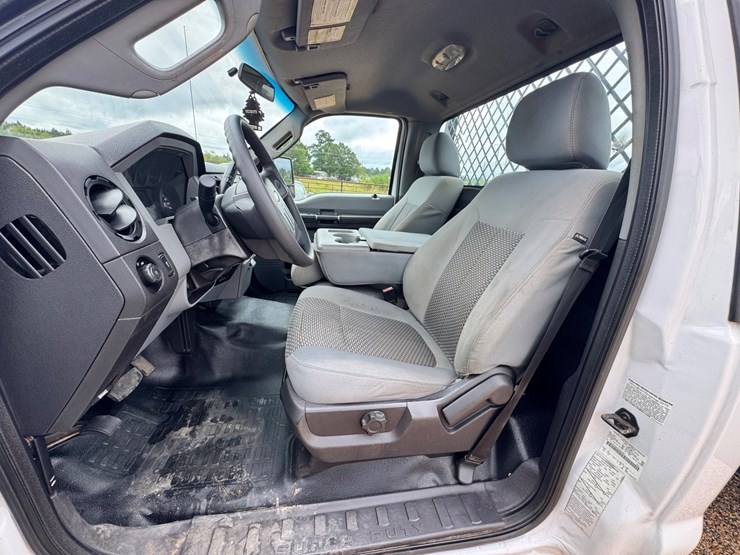 2016-ford-f550-xl-image-10