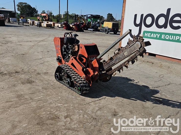 2016-ditch-witch-c24x-image-3