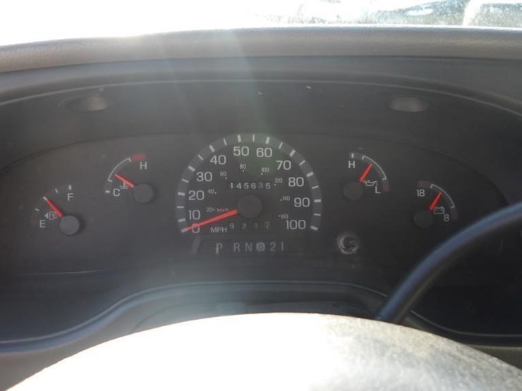 2002-ford-e350-image-19