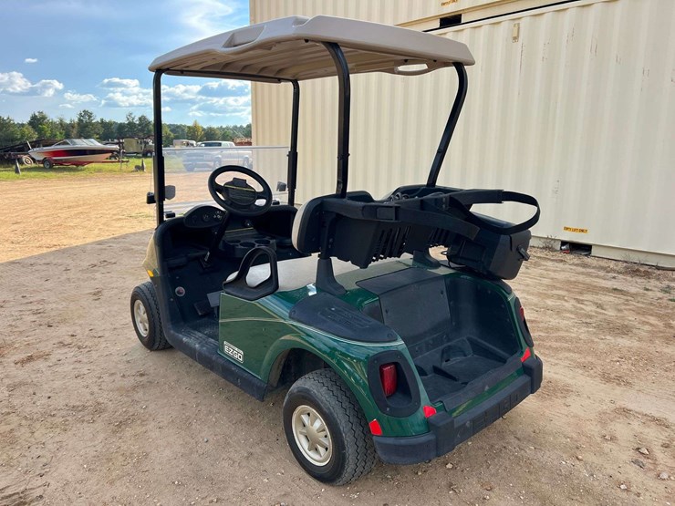 e-z-go-freedom-rxv-48v-electric-golf-cart-image-2