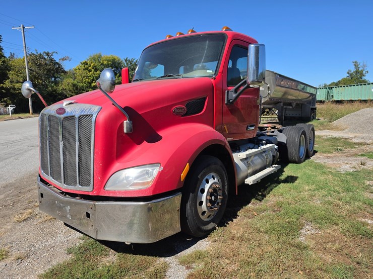 2014-peterbilt-579-image-2
