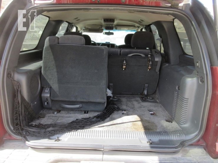 2002-chevrolet-tahoe-image-16