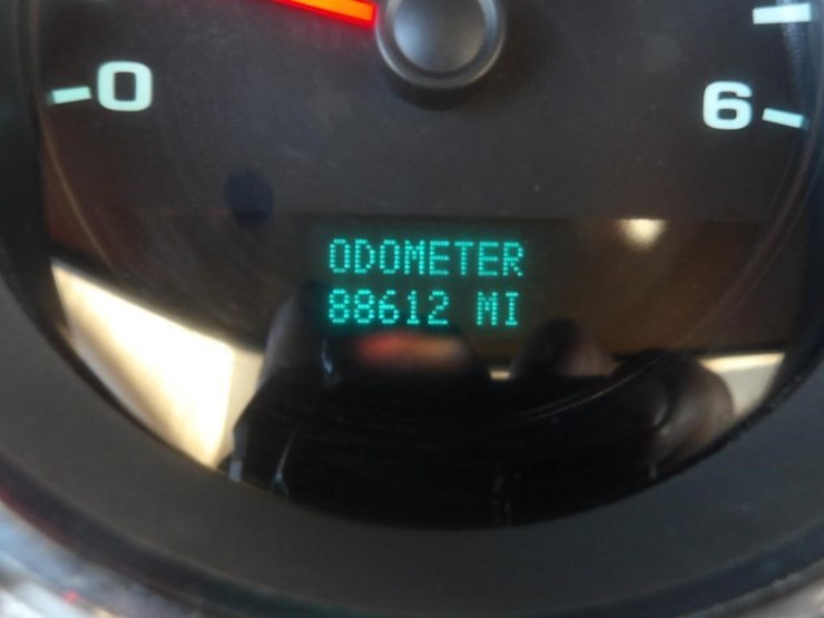 2013-chevrolet-2500-image-13