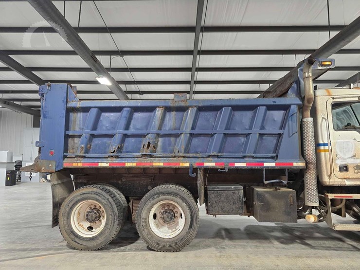 2005-mack-granite-cv713-image-17