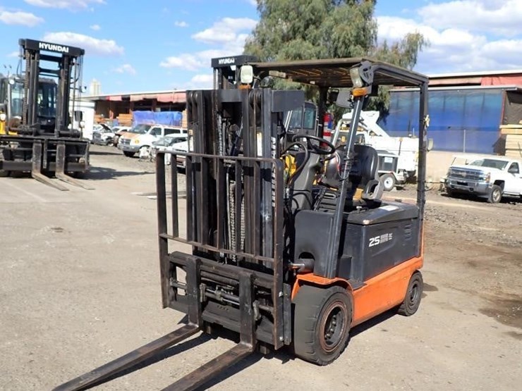 doosan-b25x-5-forklift-image-1