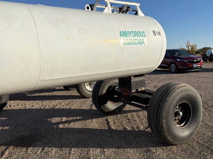 11-17-1450-gallon-nh3-tank,-16.5l---16.1-tires-image-10