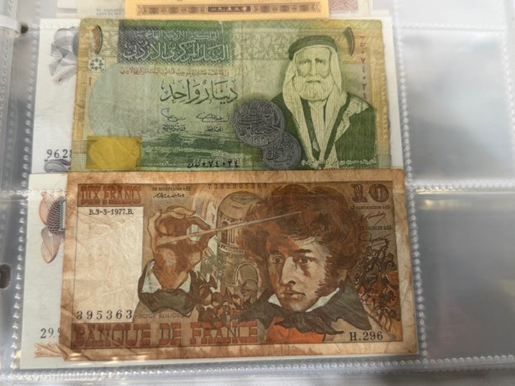 #40308-•-foreign-currency-bank-notes-image-111