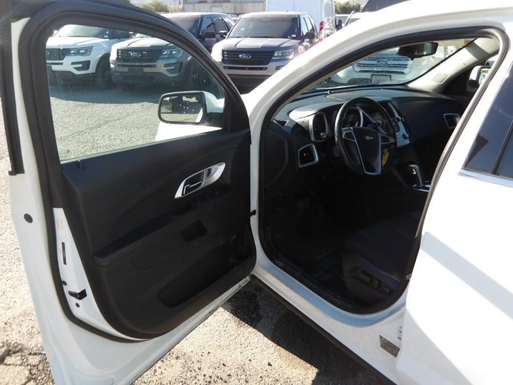 2015-chevrolet-equinox-image-16