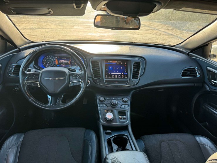 2015-chrysler-200s-4dr-awd-sedan---133,772-miles-image-12