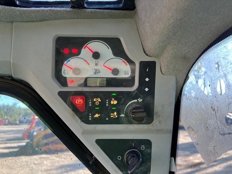 2019-jcb-270t-image-17