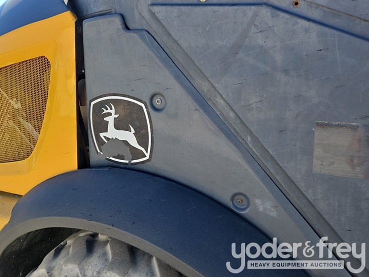 2019-deere-204l-image-33