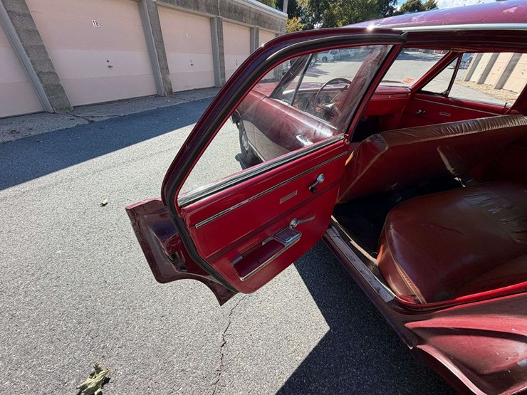 1965-chevrolet-chevelle-300-deluxe-4-door-sedan-(33,434-miles)-image-16