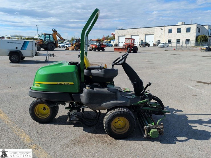 2015-john-deere-2500-image-4