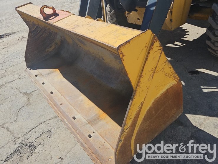 2018-deere-410l-image-14