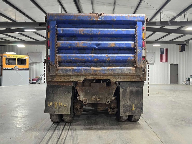 2005-mack-granite-cv713-image-8