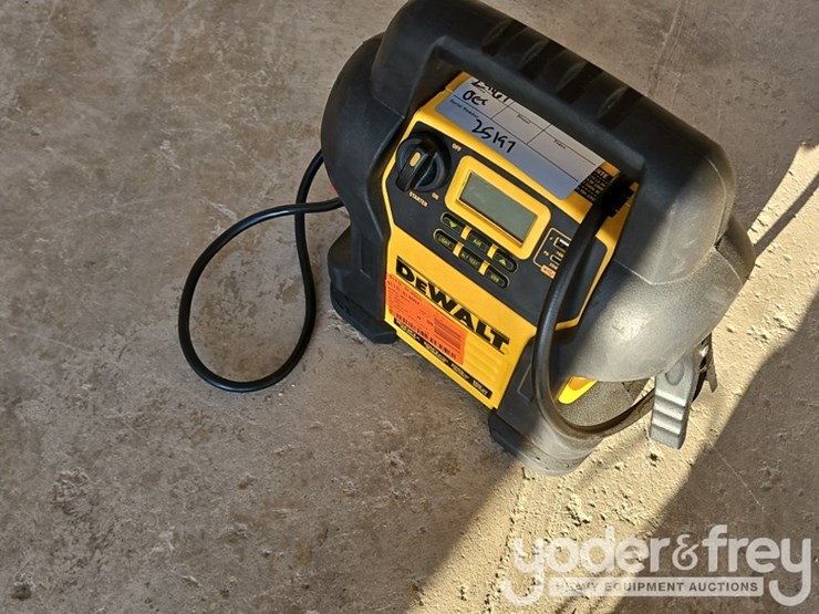 dewalt-1600-amp-jump-starter-image-2