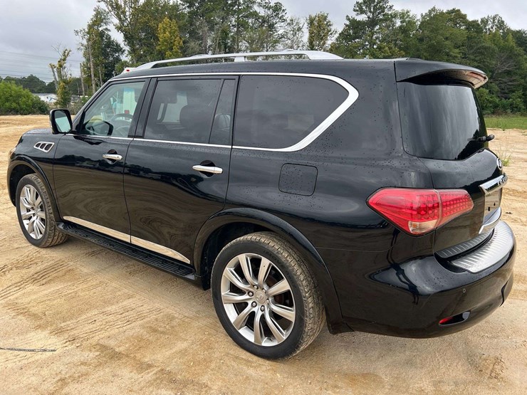 2012-infiniti-qx56-image-2