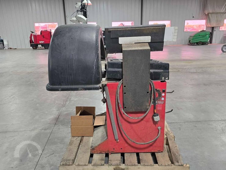 ford-rotunda-dsp9002-wheel-balancing-machine-image-8