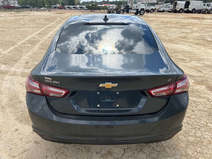 2020-chevrolet-malibu-4-door-sedan-(140,570-miles)-image-6