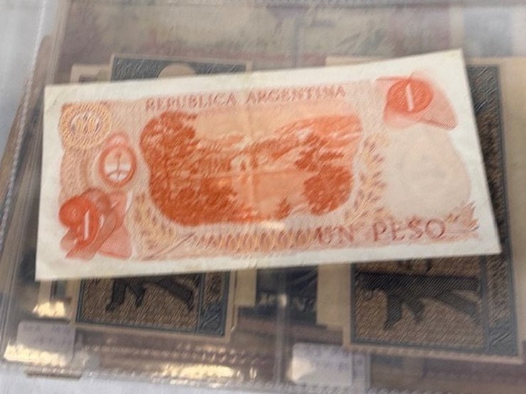 #40308-•-foreign-currency-bank-notes-image-47