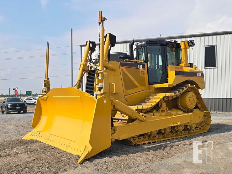 2007-caterpillar-d8t-image-1