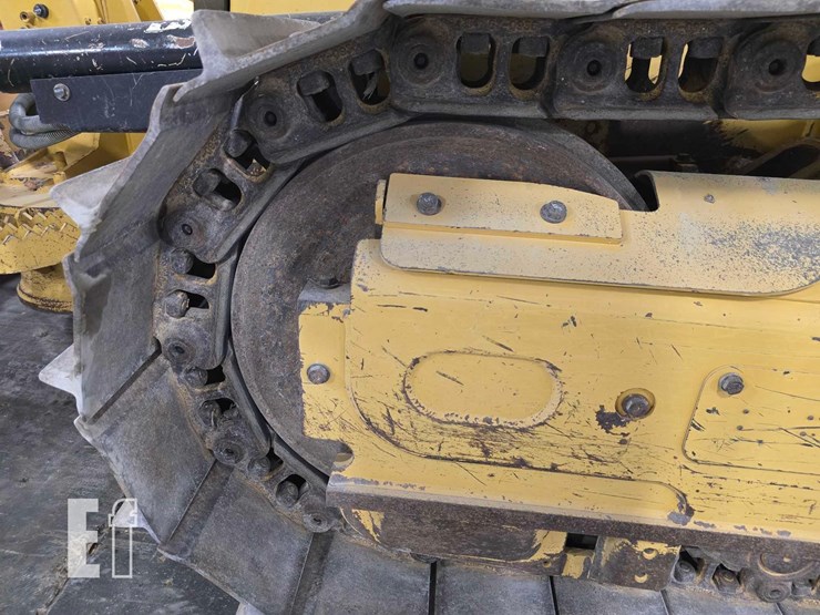 2023-caterpillar-d1-image-27