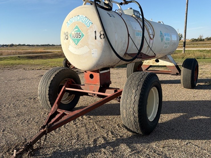 11-18-1450-gallon-nh3-tank,-16.5---22.5-tires-image-6