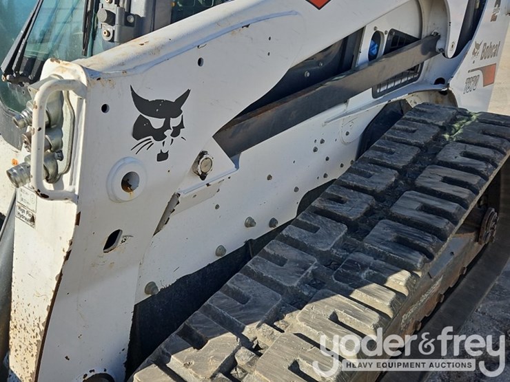 2022-bobcat-t870-image-21