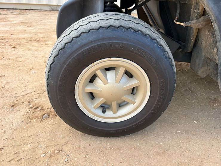 e-z-go-freedom-rxv-48v-electric-golf-cart-image-24