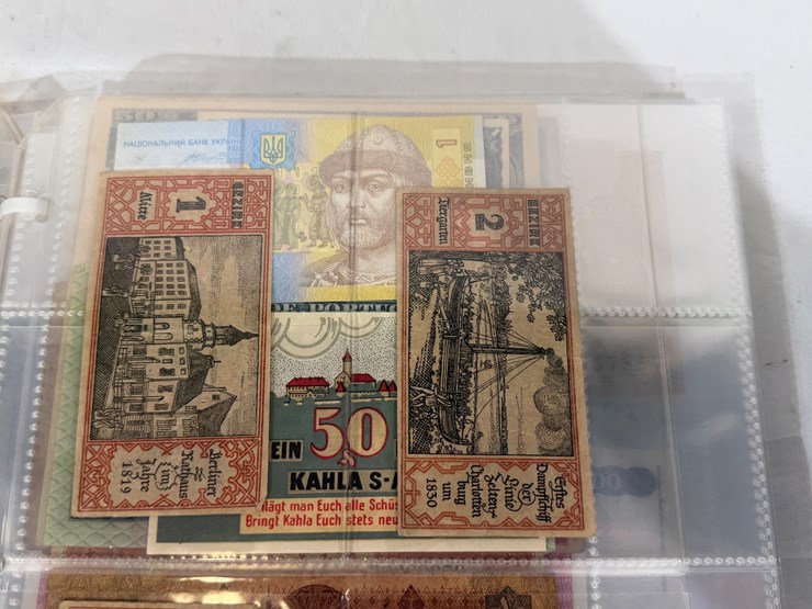 #40307-•-foreign-currency-bank-notes-image-41