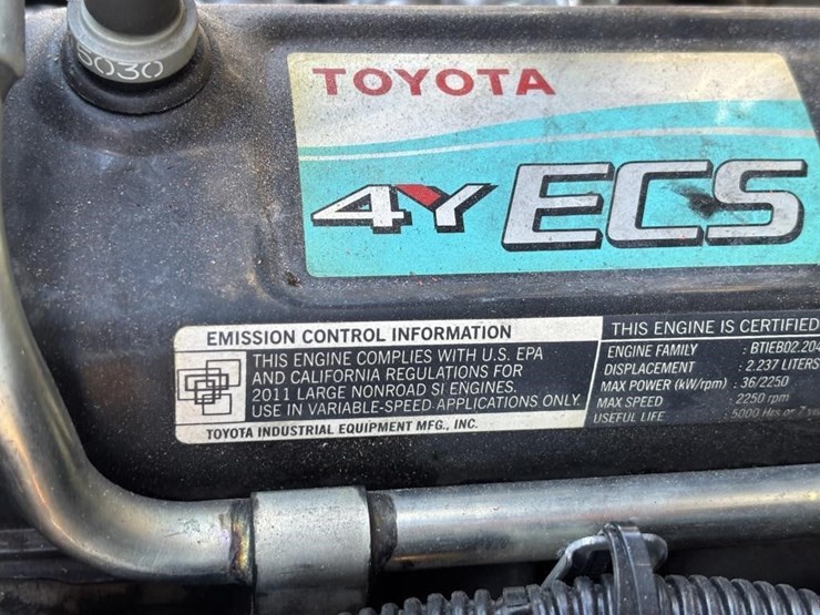 2011-toyota-8fgcu15-image-35