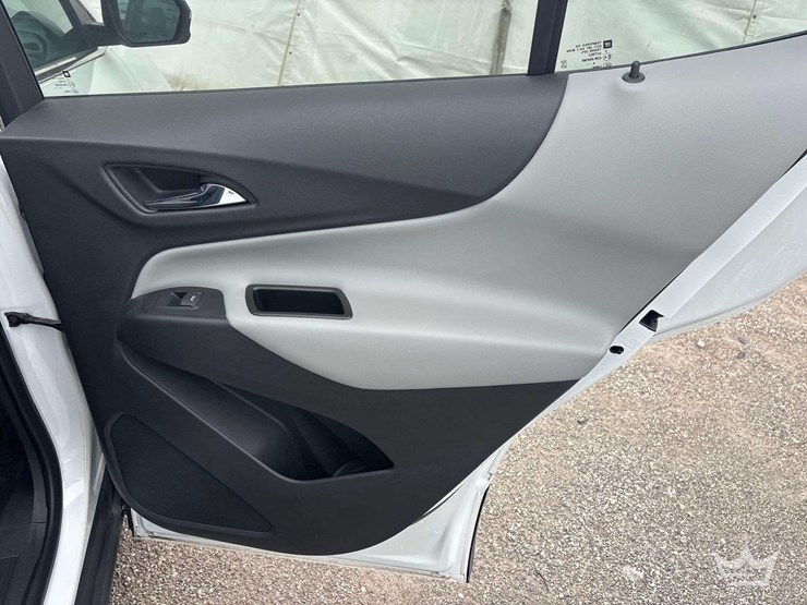 2019-chevrolet-equinox-image-21