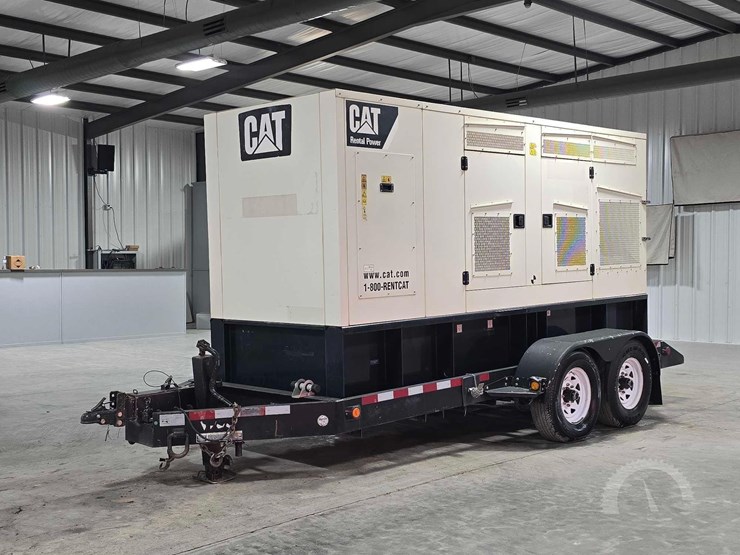 2013-caterpillar-xq200-2-image-1