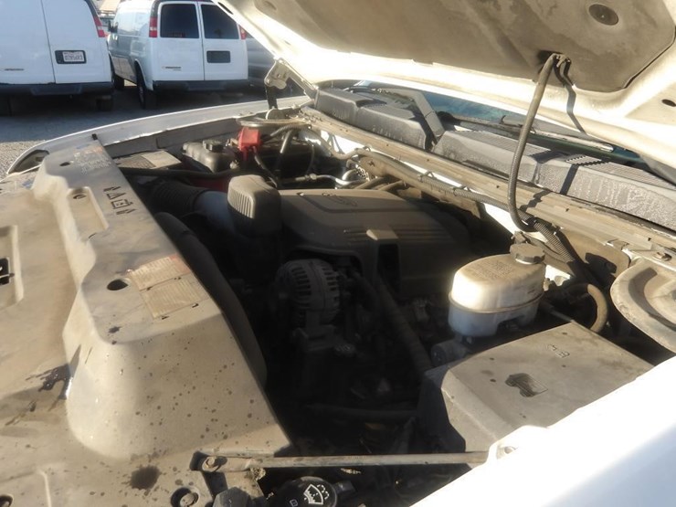 2013-chevrolet-2500-image-5