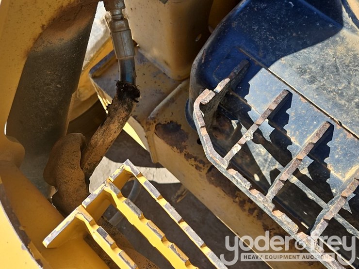 2022-caterpillar-289d3-image-13