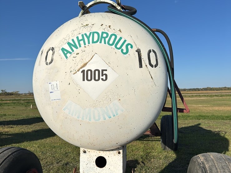 11-1.-1450-gallon-nh3-tank,-16.5l-16.1-tires-image-4