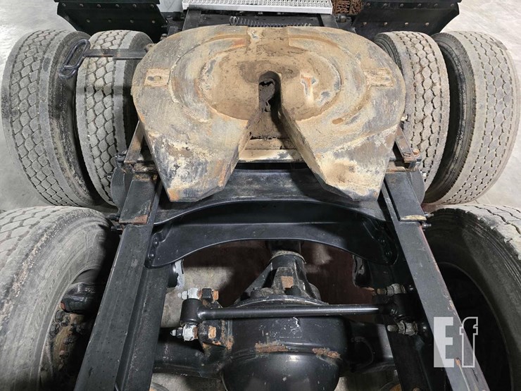 2021-peterbilt-579-image-22