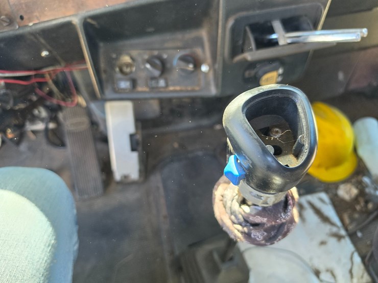 1996-peterbilt-377-image-51