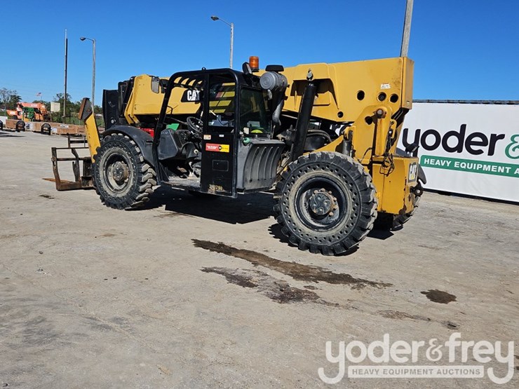 2014-caterpillar-tl1055c-image-4