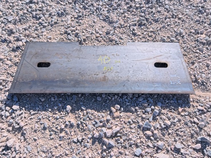 #3072-•-new-skid-steer-quick-attach-plate-image-2