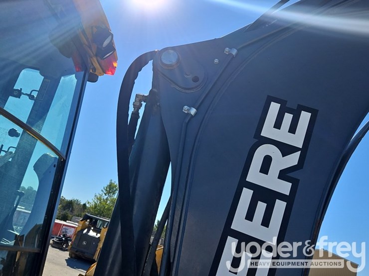 2018-deere-410l-image-21