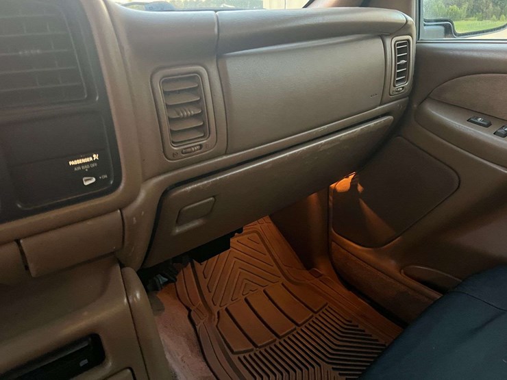1999-chevrolet-silverado-1500-ls-image-16