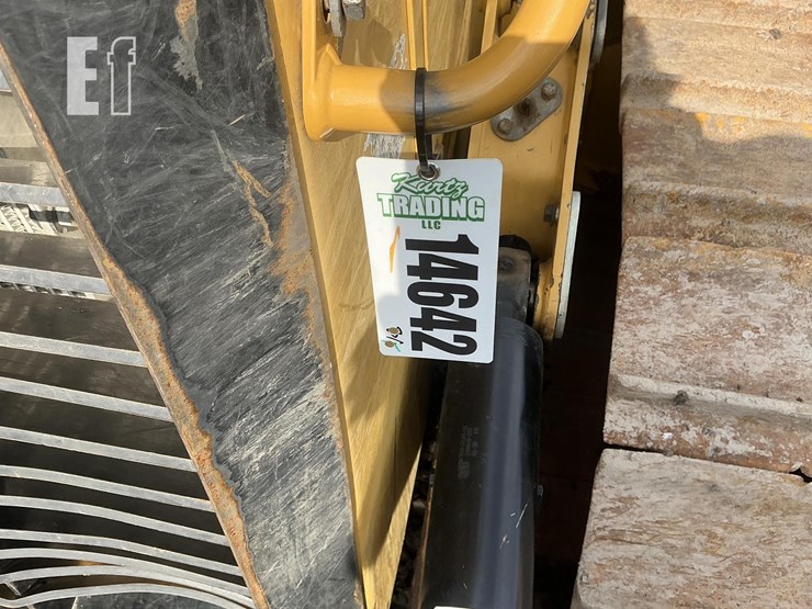 2023-caterpillar-d3-lgp-image-20