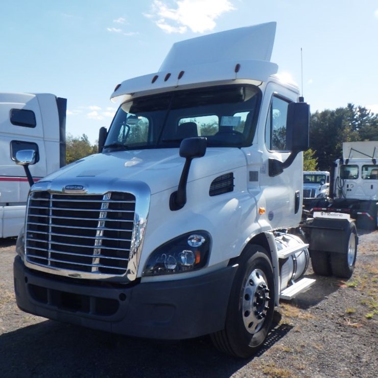 2018 FREIGHTLINER CASCADIA 113