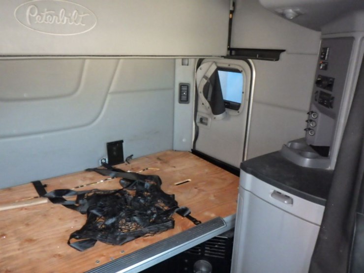 2015-peterbilt-579-image-6
