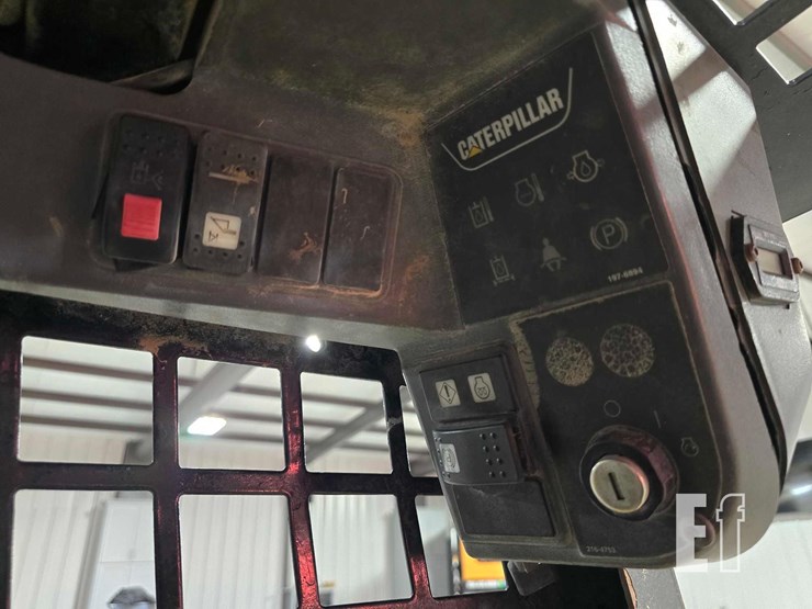 2012-caterpillar-252b3-image-17
