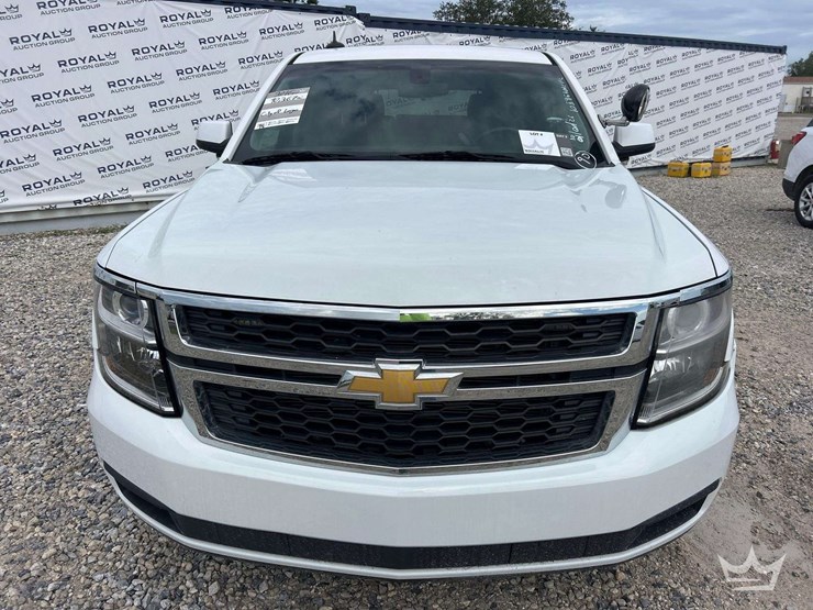 2016-chevrolet-tahoe-image-25