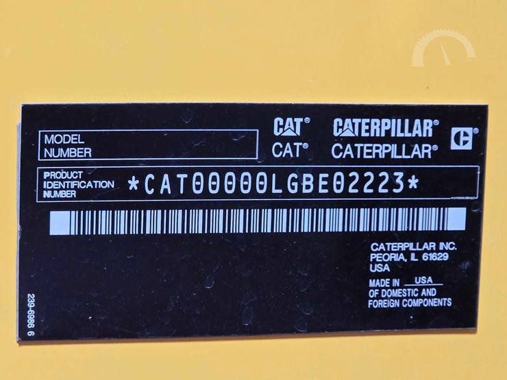 2015-caterpillar-xq30-8-image-16